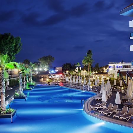 Sea Shell Resort & Spa Side Exterior photo