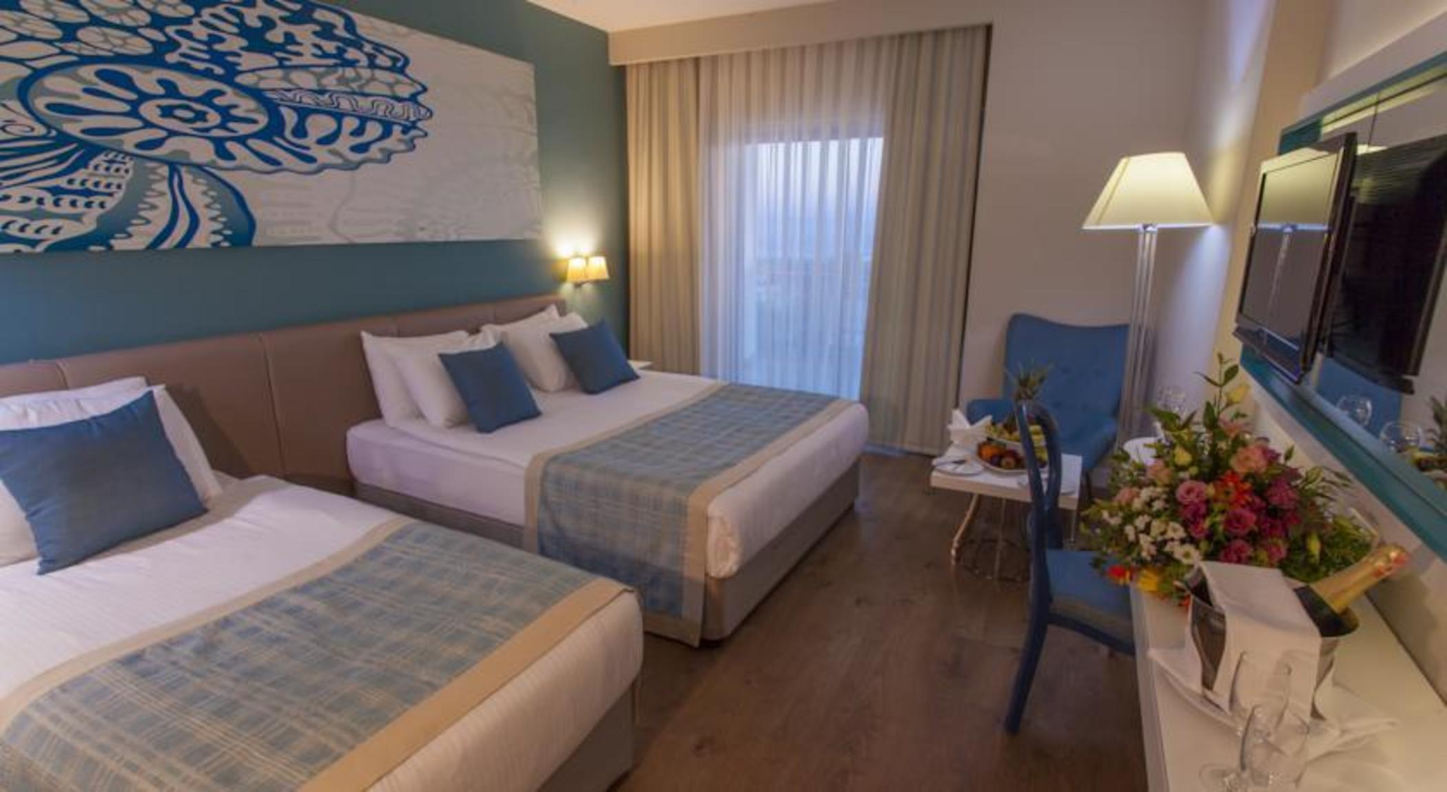Sea Shell Resort & Spa Side Exterior photo