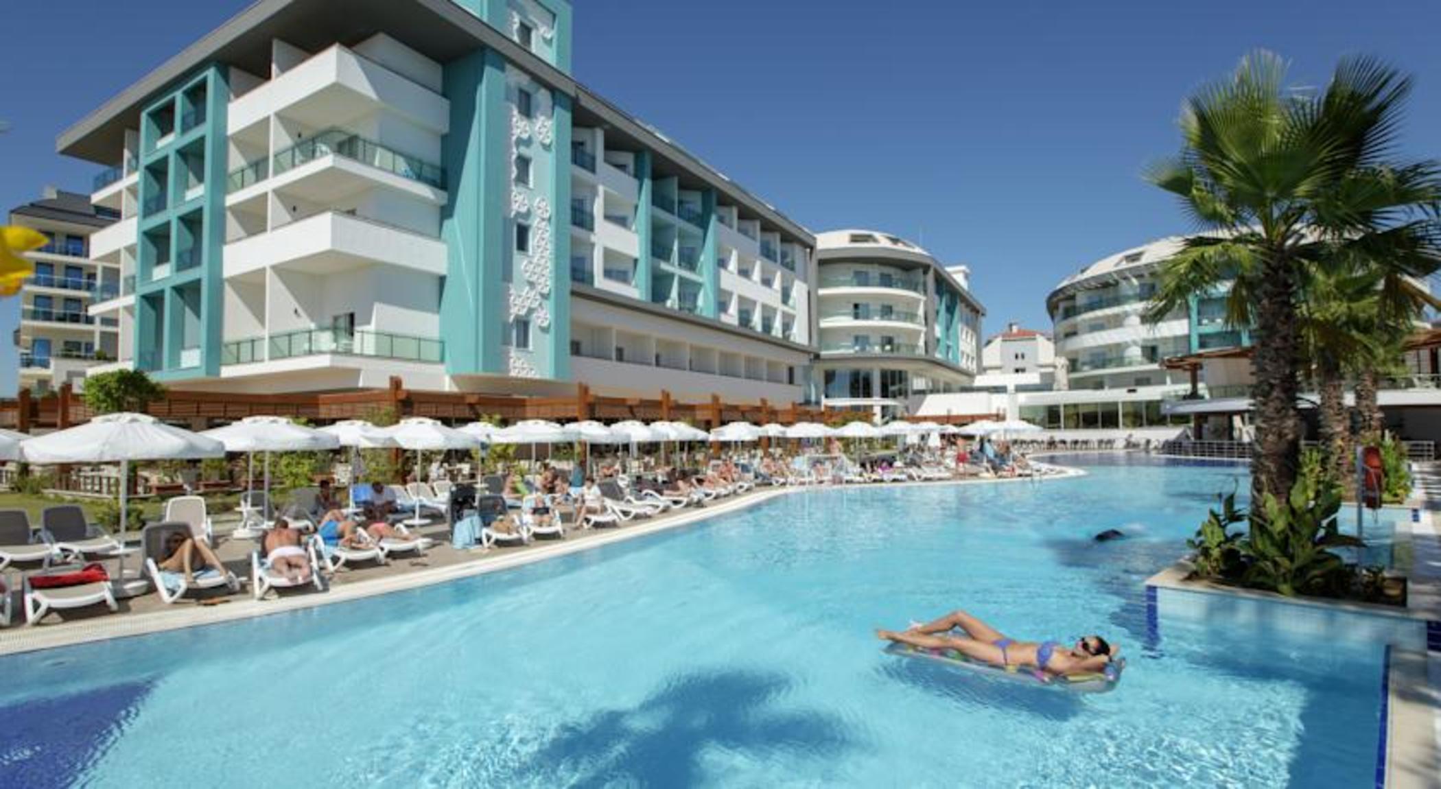 Sea Shell Resort & Spa Side Exterior photo