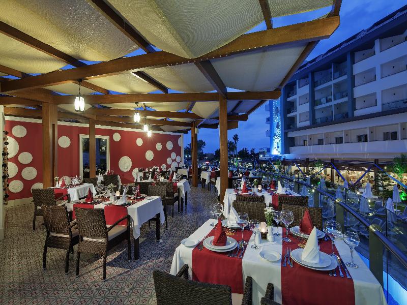 Sea Shell Resort & Spa Side Exterior photo