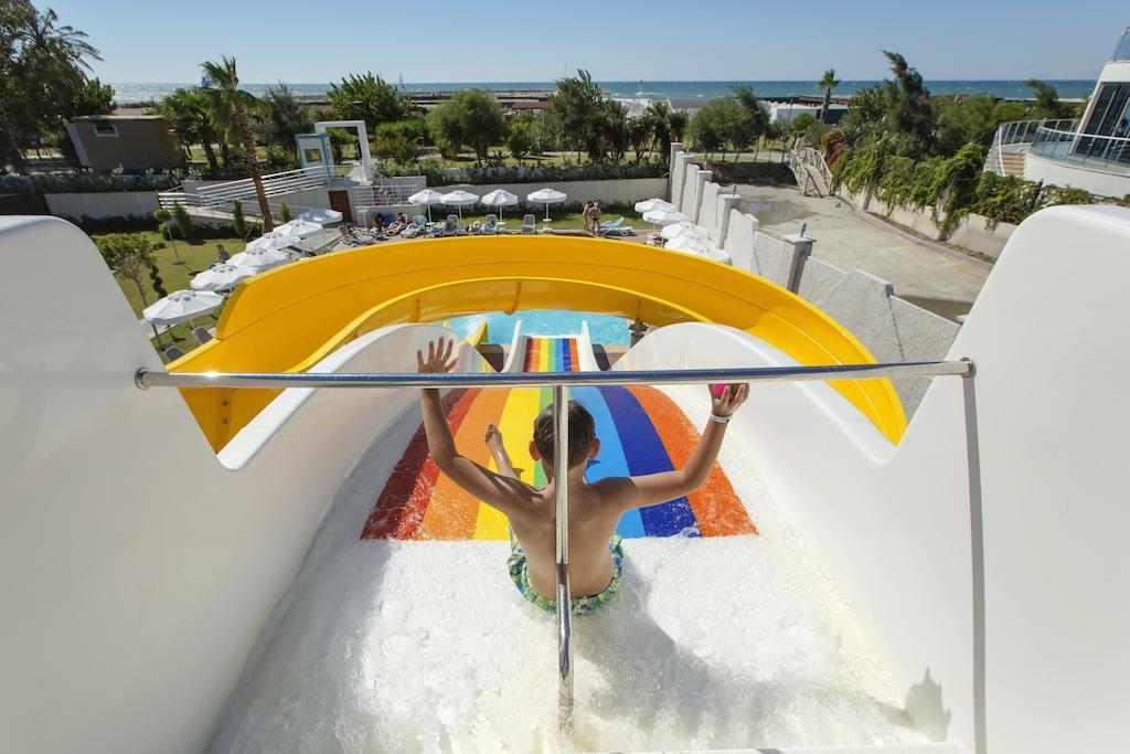 Sea Shell Resort & Spa Side Exterior photo