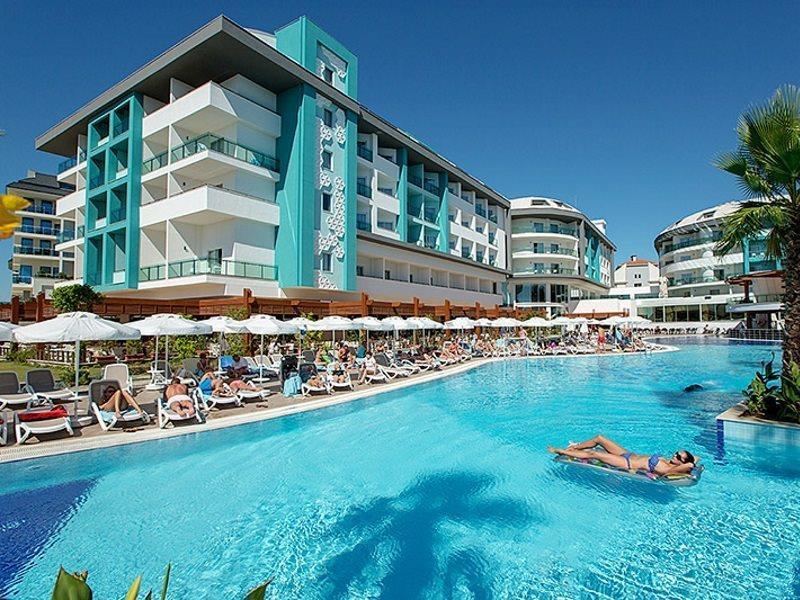 Sea Shell Resort & Spa Side Exterior photo