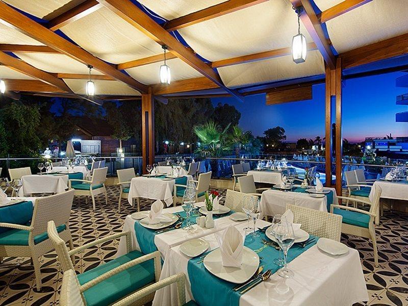 Sea Shell Resort & Spa Side Exterior photo