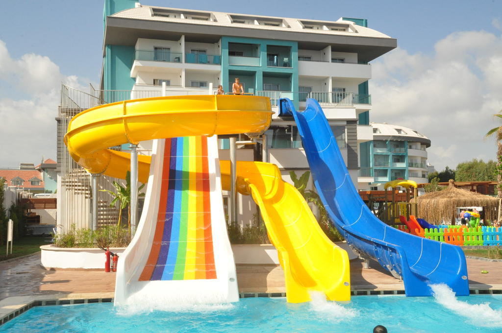 Sea Shell Resort & Spa Side Exterior photo